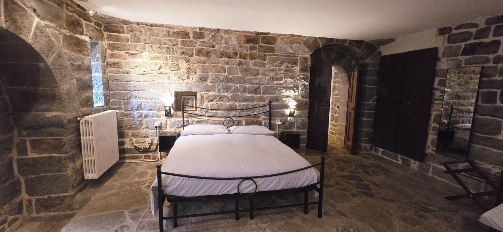 Historical House Medieval Abbey - Al Chiostro Sotto il Monte ภายนอก รูปภาพ