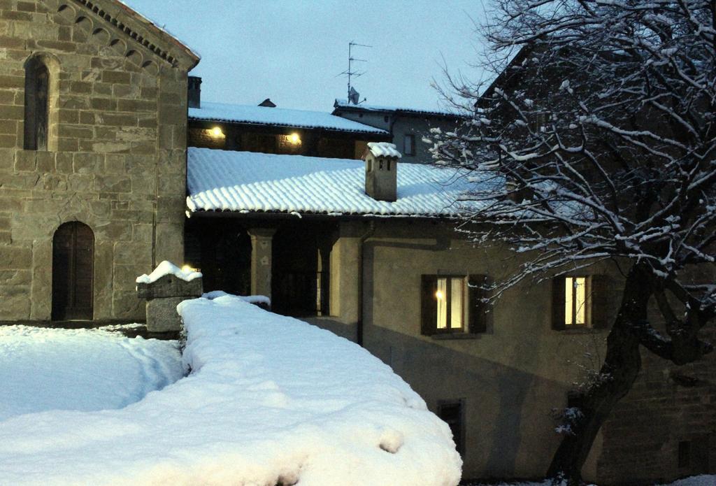 Historical House Medieval Abbey - Al Chiostro Sotto il Monte ห้อง รูปภาพ